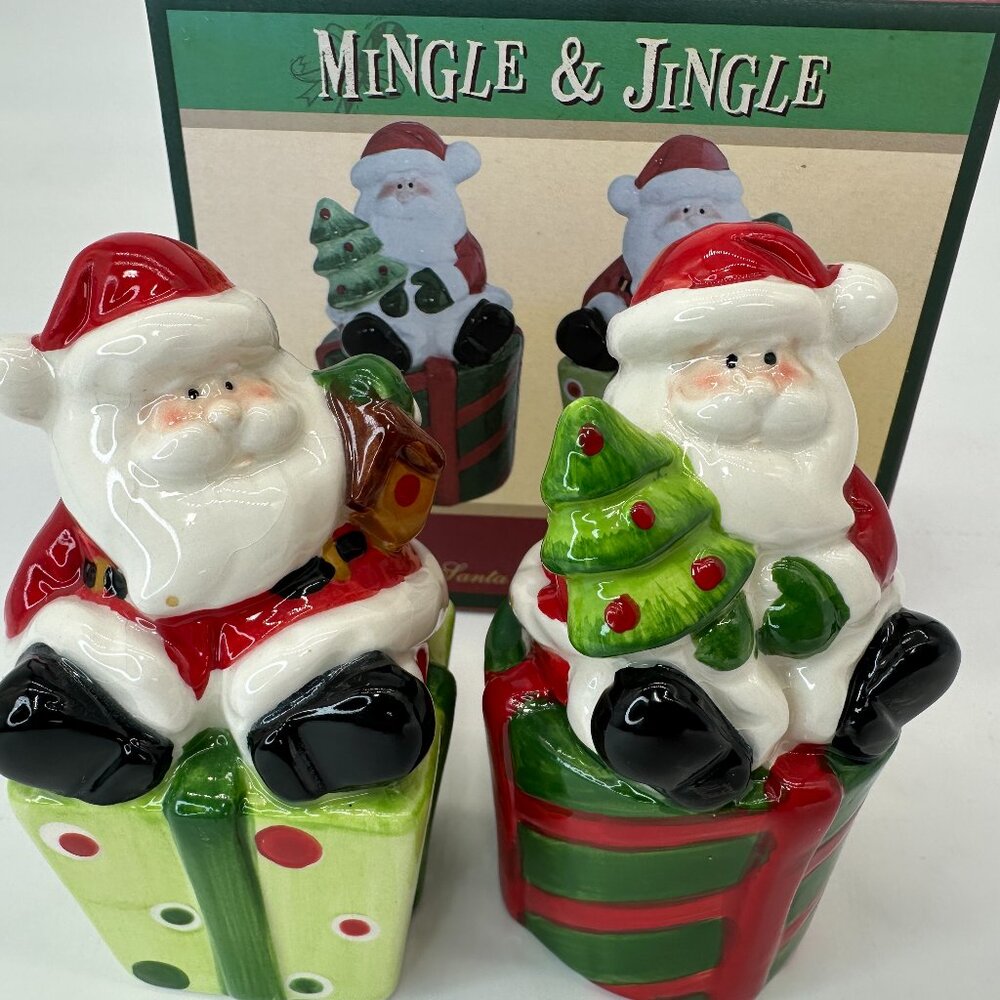 Cracker Barrel “Mingle & Jingle” Santa Salt & Pepper Set – Original Box